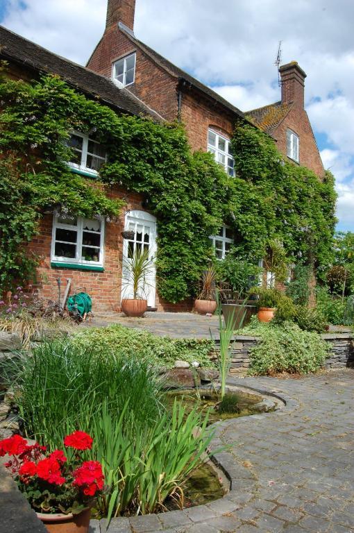 Old Ivy House Bed & Breakfast Nuneaton Esterno foto
